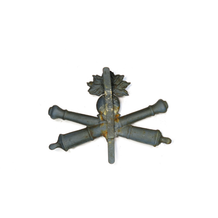 Insigne casque Adrian Artillerie 1914 Bleu