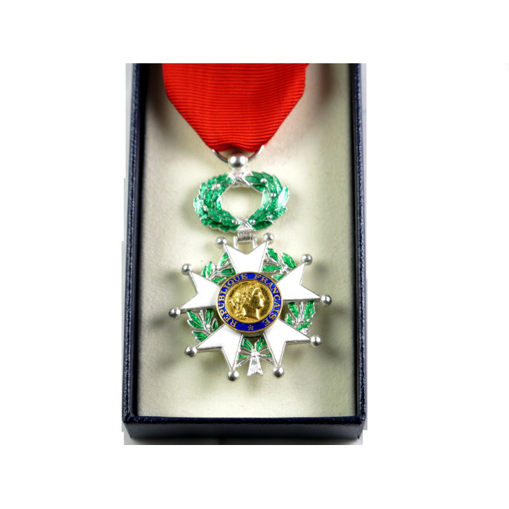Médaille chevalier de la legion d'honneur Argent dans sa boite Ref bo4 