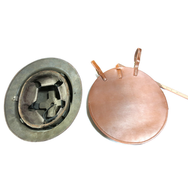Porte casque cuir  pour casque Anglais 39/45 