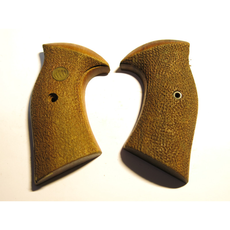 Plaquettes de crosse revolver   ref Pl 103