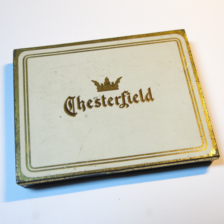 Boite metallique cigarettes Chesterfield  US 39/45  box 208