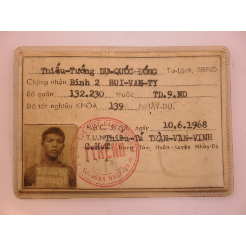 Carte brevet parachutiste ARVN 1968 Ref CA30  bo doc