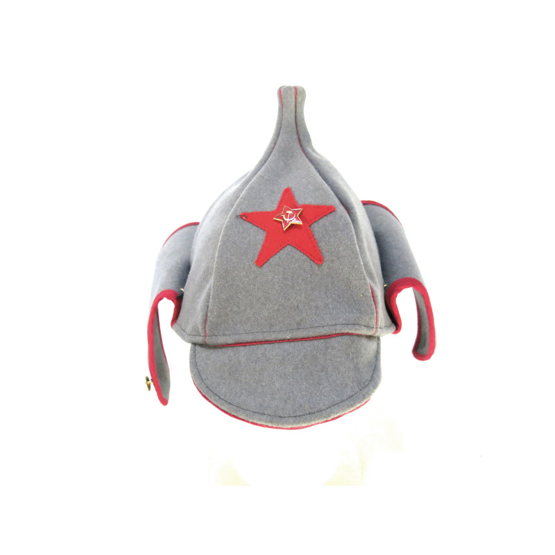 Budenevka Russe avec insigne métal ref box 220 