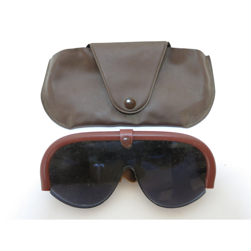 Paire de lunette avec étui  US Vietnam Réf lu 38