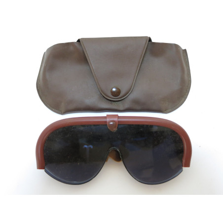 Paire de lunette avec étui  US Vietnam Réf lu 38