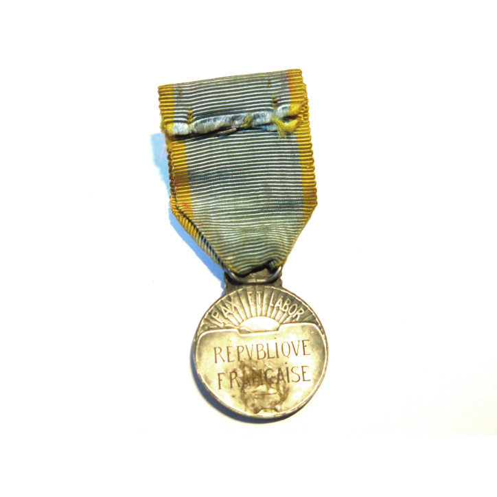 Médaille éducation physique argent Réf bo 10 