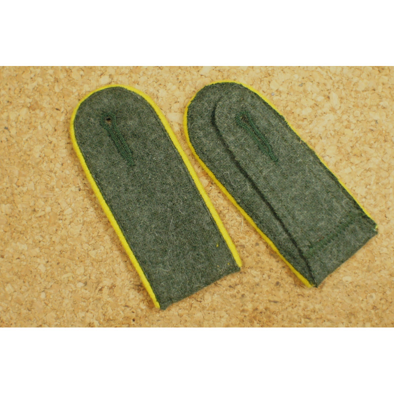 Paire de pattes d'épaules WH passepoil  jaune Réf 100