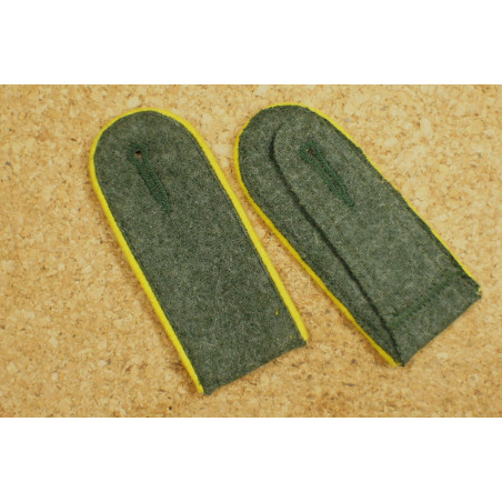 Paire de pattes d'épaules WH passepoil  jaune Réf 100