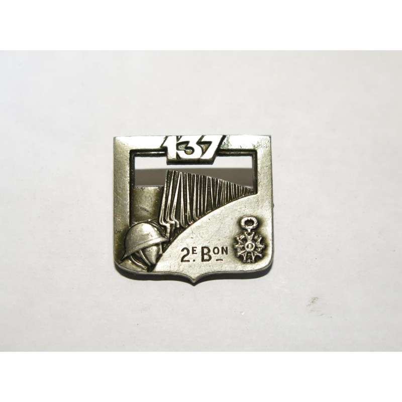 Insigne 137 regiment infanterie Ref bo18 