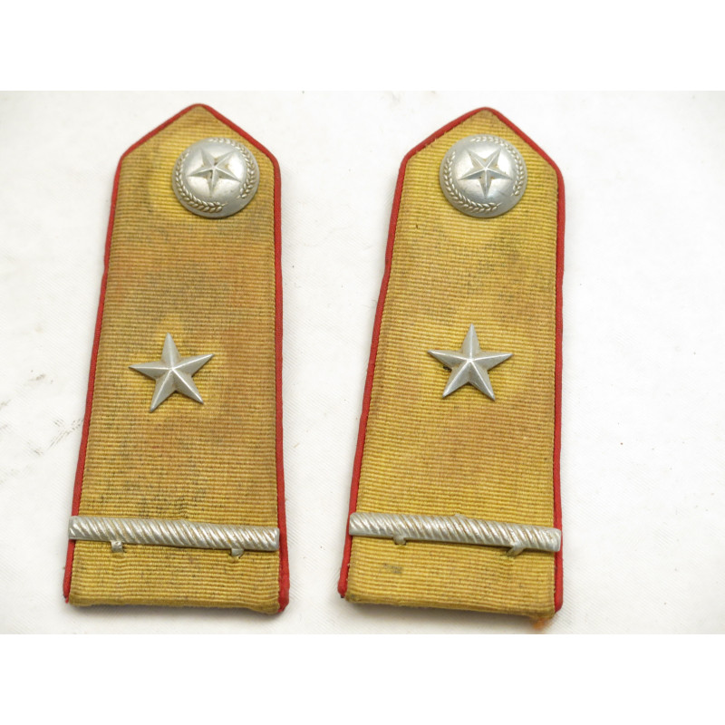 Epaulettes Nord Vietnam lieutenant ref ep 18  bo 191 
