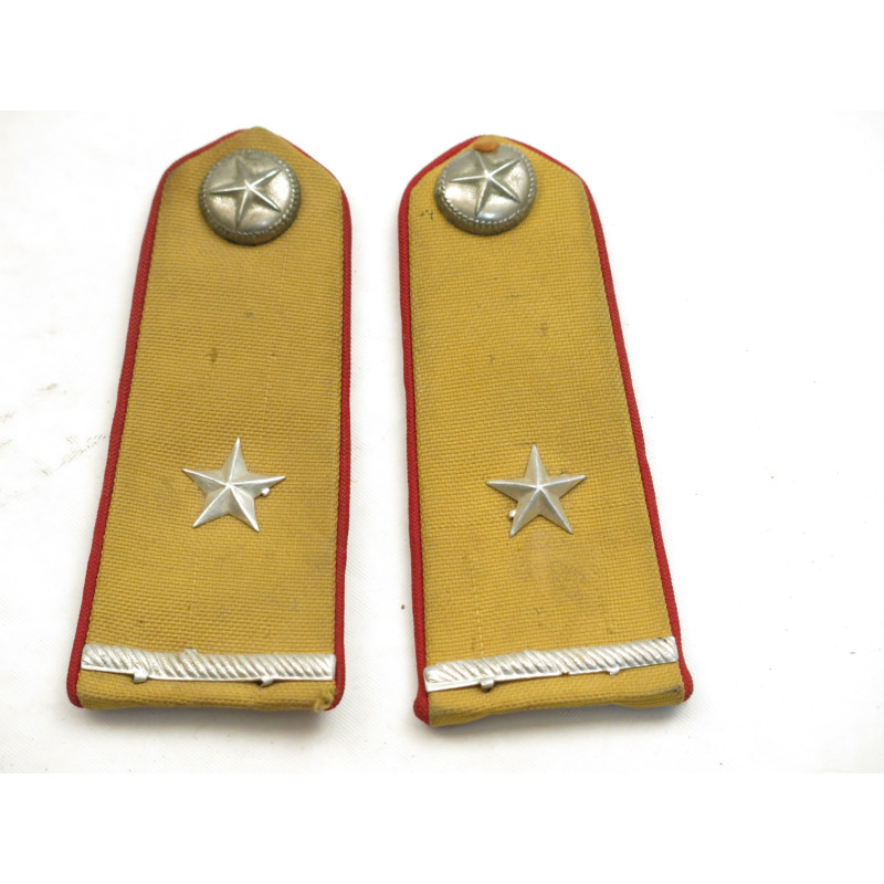 Epaulettes Nord Vietnam  lieutenant  ref ep 19 bo 191 