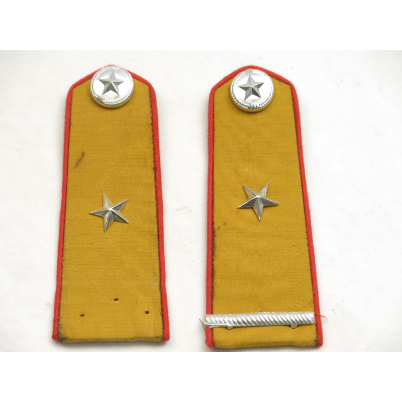 Epaulettes Nord Vietnam major ref ep 20  bo 191 