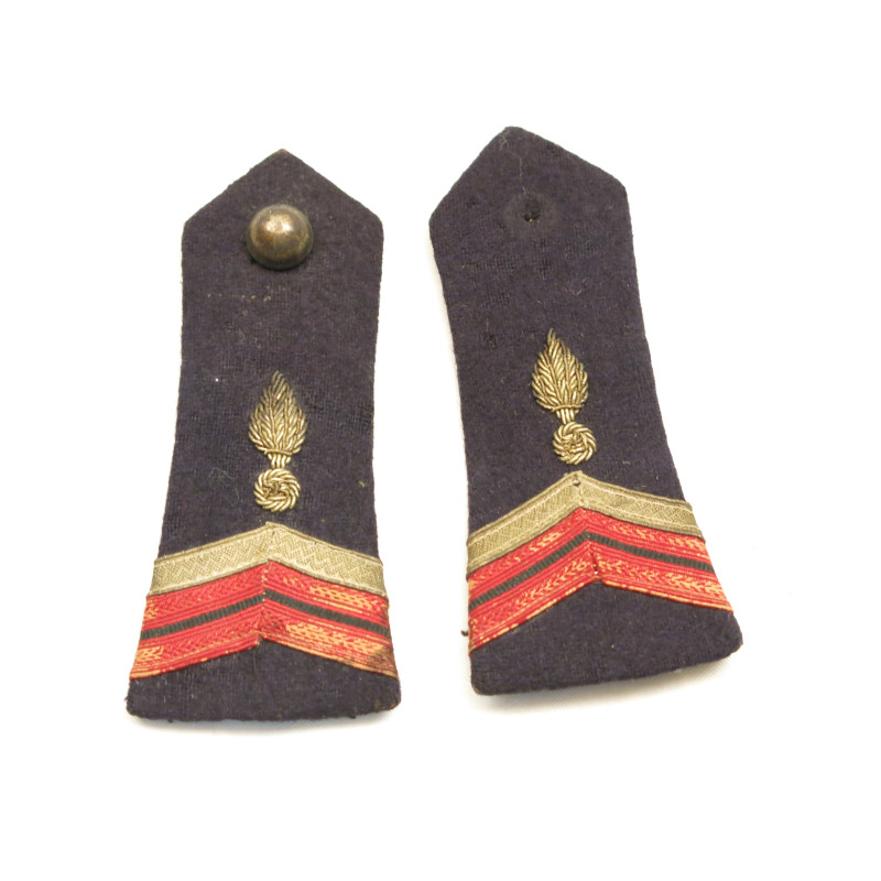 Paire de pattes d epaules Luft passepoil rouge