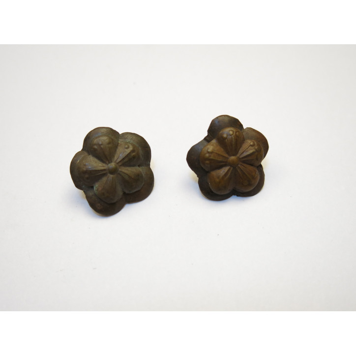 Insigne de col metal ARVN ref gr 1  ref bo14