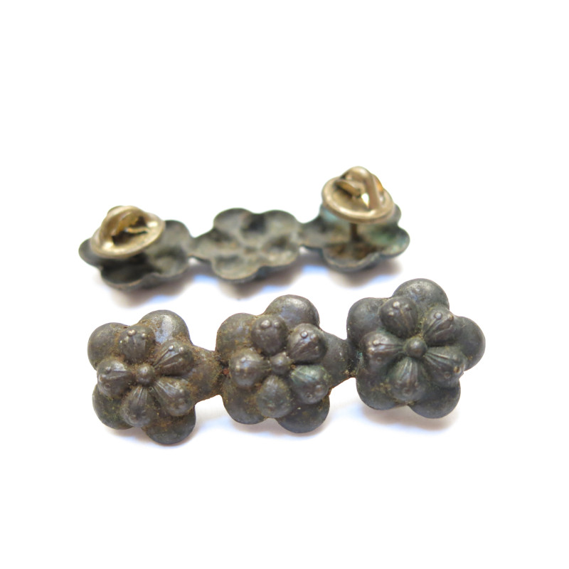 Insigne de col metal ARVN ref gr 1  ref bo14