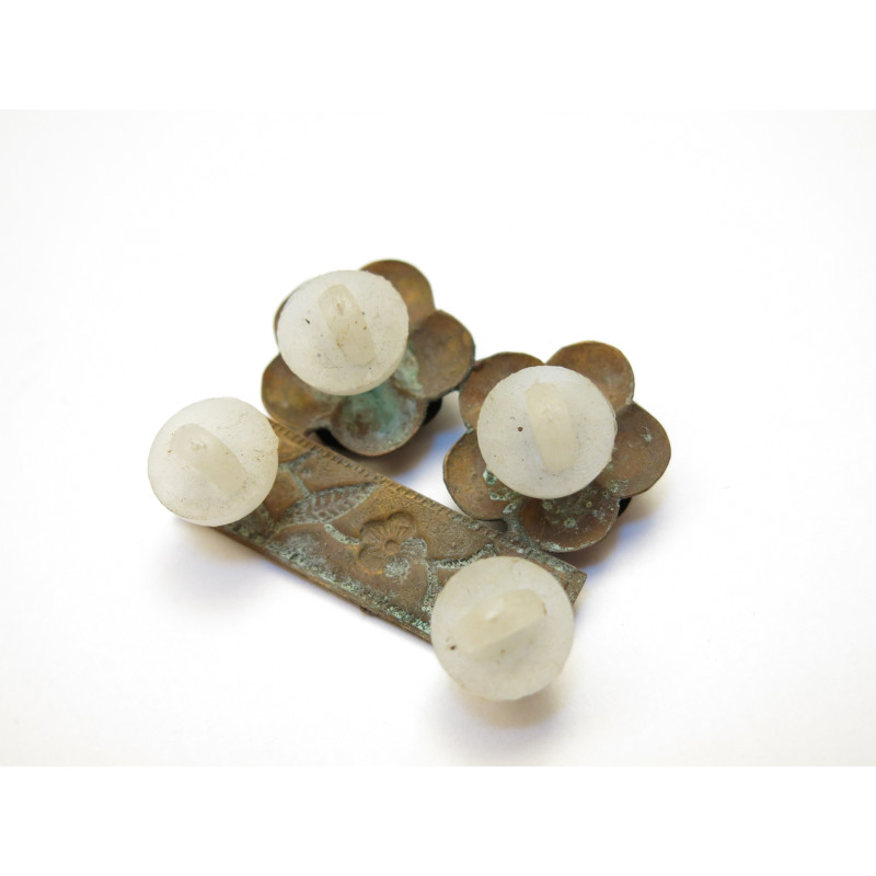 Insigne de col metal ARVN ref gr 1  ref bo14