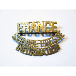 Insigne metal  FRANCE service presse information 