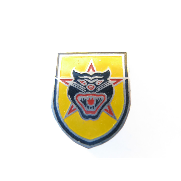 Petit insigne metal Airborne Division ARVN Vietnam ref bo 7