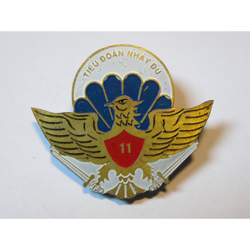 Insigne 11 TDND Airborne ARVN Vietnam can beer  ref bo 13  new