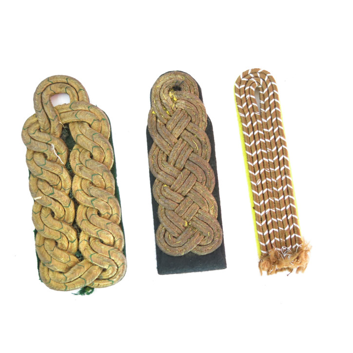 Lot de 3  pattes d'épaules WH originales ref 330 bo16