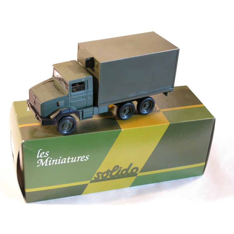 Solido camion Renault 180 GBC   avec sa boite 1/50 