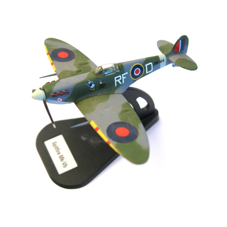 Miniature metal bombardier B24 liberator  1/144 