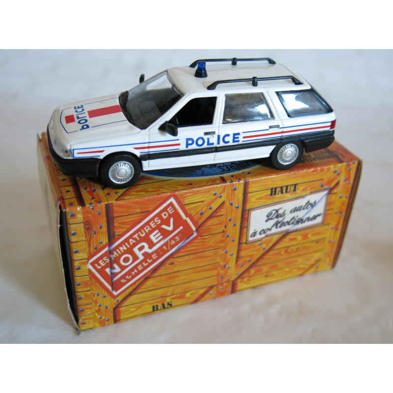 Norev Talbot 1980 police dans sa boite 