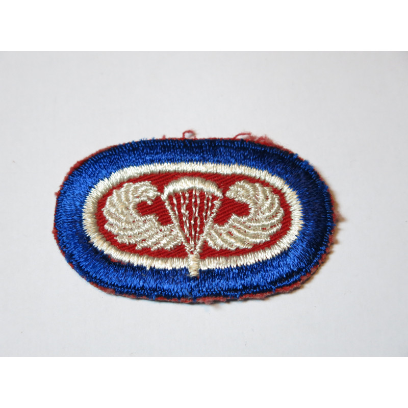 Insigne tissu  ovale parachutiste  US ref 18 bo  145