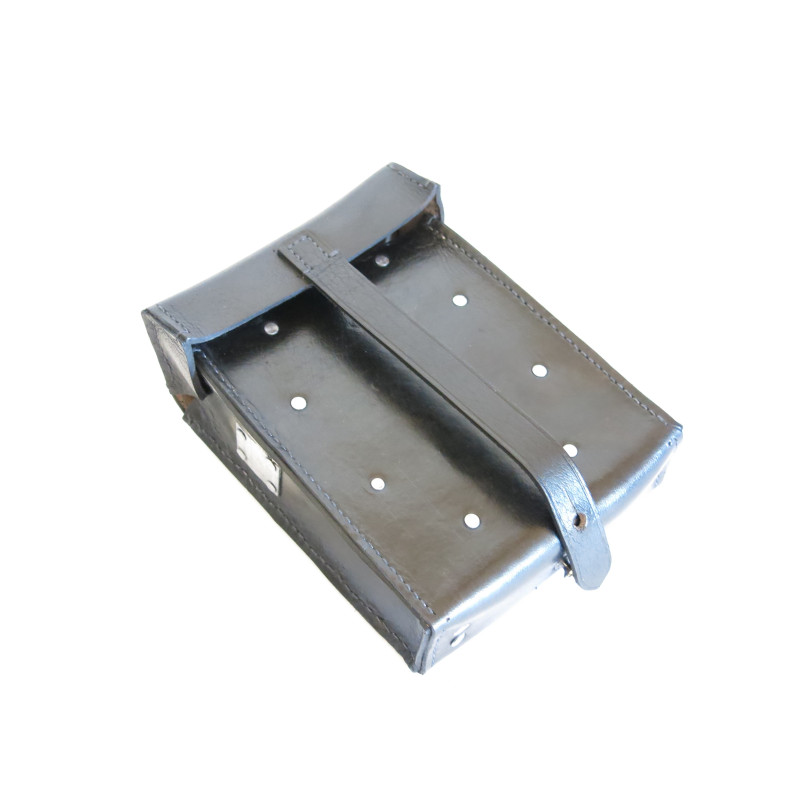 Trousse cuir de mitrailleur Allemand MG 34 /42 repro 