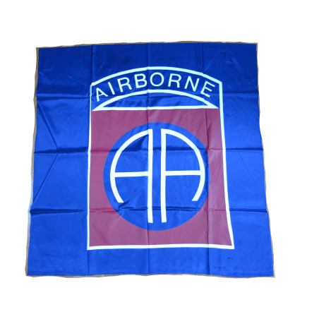 Drapeau US 82 Airborne  dimension 1.15  m x 1.15 m  