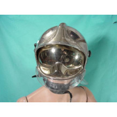 Casque de pompiers actuel Français
