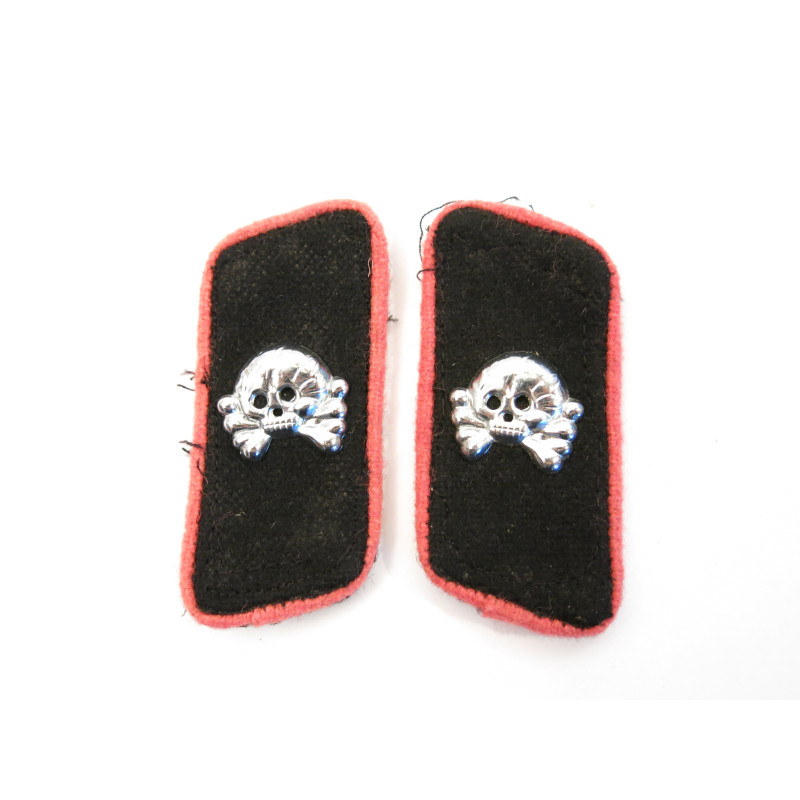 Paire de pattes de col Panzer liseret rose repro ref bo 117