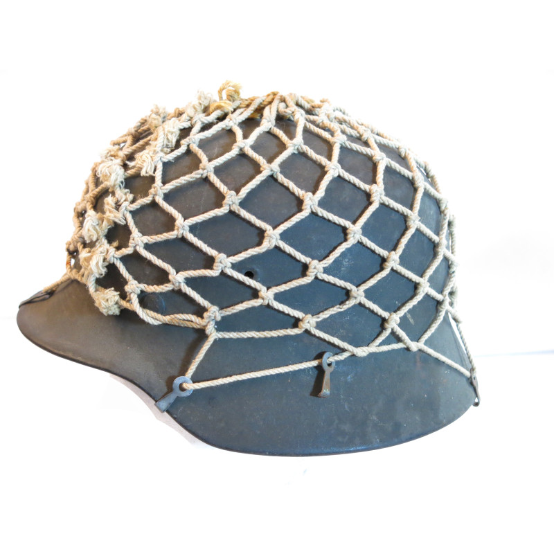 Filet de camouflage de casque Allemand avec crochets  ref UN 1 