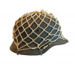 Filet de camouflage de casque Allemand avec crochets  ref UN 1 