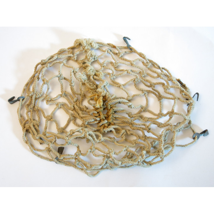 Filet de camouflage de casque Allemand avec crochets  ref UN 1 