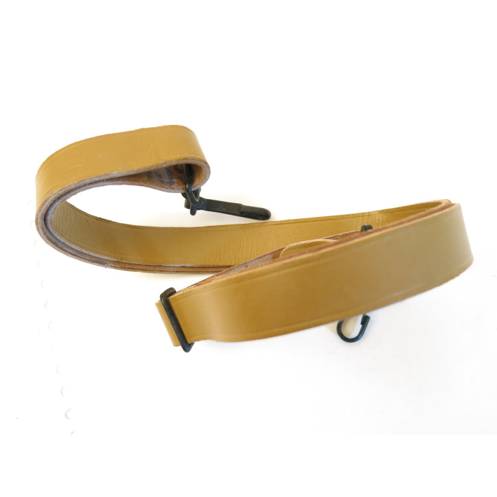 Bretelle cuir PM Mat 49 état neuf 