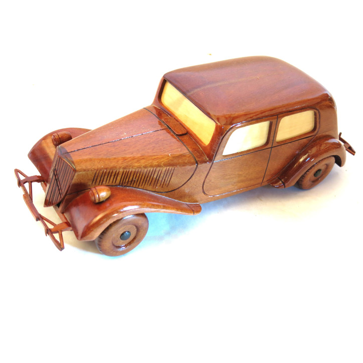 Belle maquette en bois TRACTION avant 