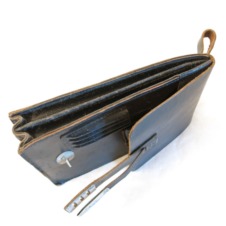 Porte carte cuir  Allemand Bundeswehr idem 39/45 