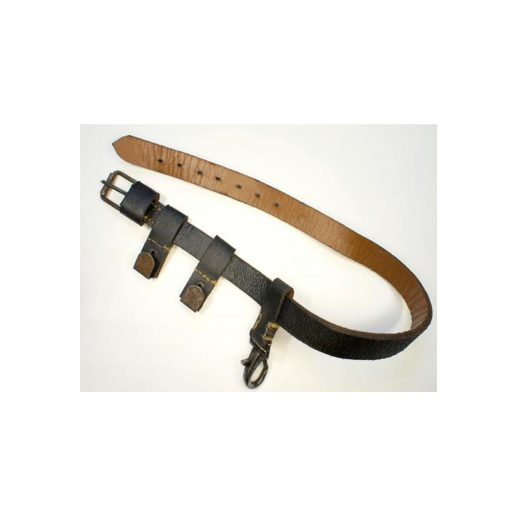 Cuir porte casque Allemand 39/45 Cuir porte casque Allemand 39/45