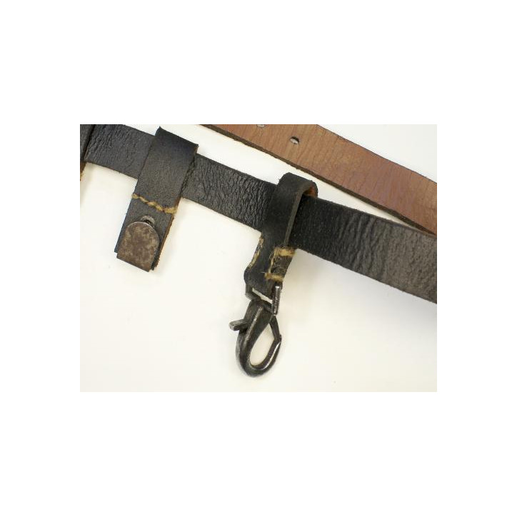 Cuir porte casque Allemand 39/45 Cuir porte casque Allemand 39/45