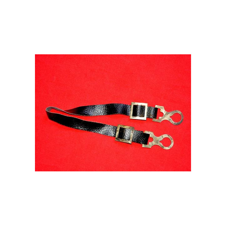 Jugulaire de casque a pointe