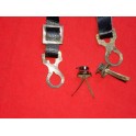 Paire d'attaches de jugulaire pour casque a  pointe Allemand  14/18 box 194