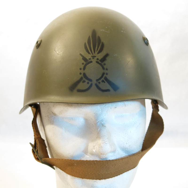 Casque acier Italien ref ca 68 Box 5