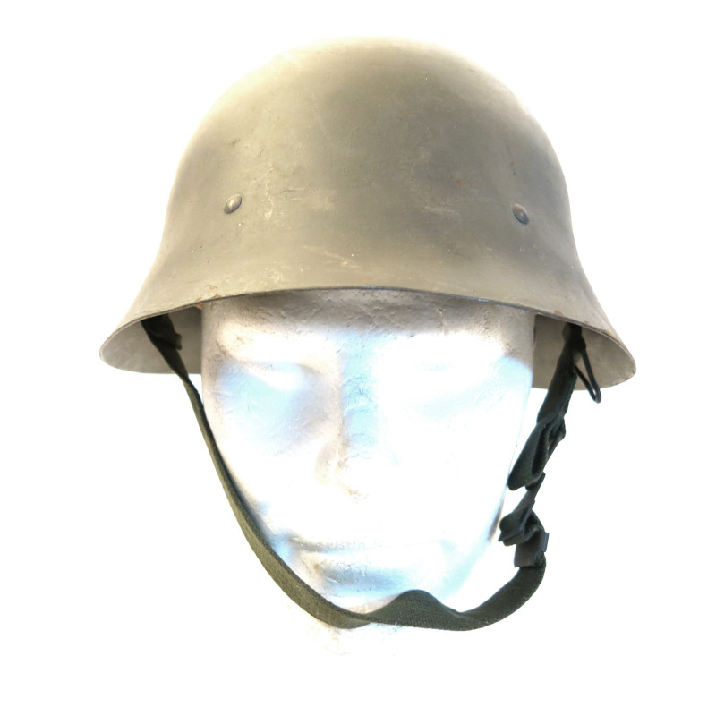 Casque acier Suédois ref ca 28 box 7 