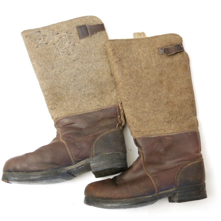 Bottes  originales Allemandes  front de l'est ref bo 455