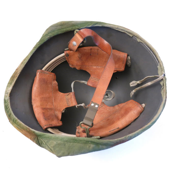 Casque Suisse modèle 1918 avec couvre camo ref ca 448  Box 10