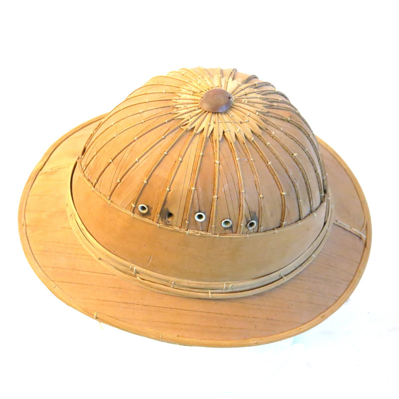 Casque tropical thailande  ref ca 140 box 14