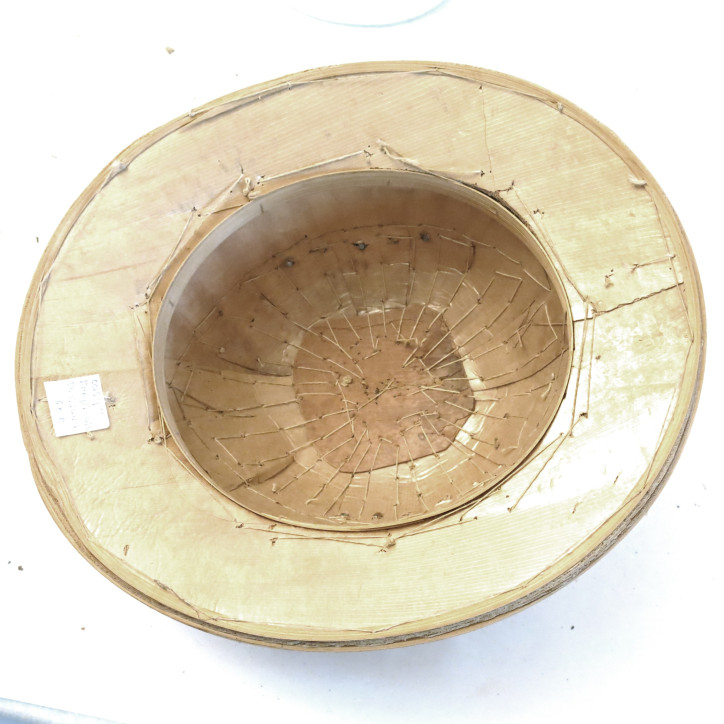 Casque tropical thailande  ref ca 140 box 14