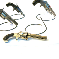 Support de présentation revolver Americain Réf gy 93