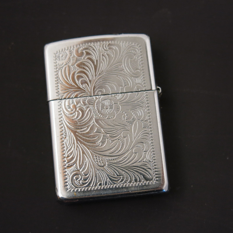 Briquet Zippo original gravé double face 1996 ref z 104